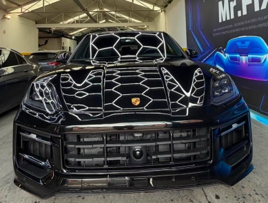 porsche-preta.webp